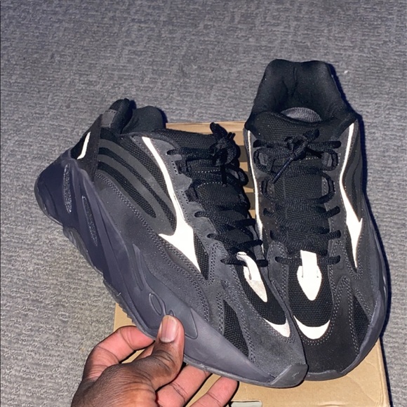 yeezy 700 vanta stockx